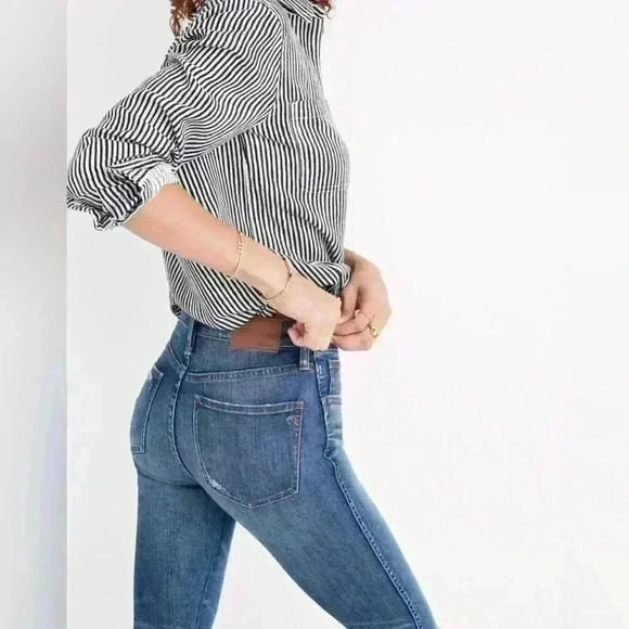 Madewell 9” High Rise Skinny Jeans - Picture 4 of 10